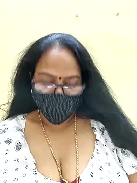 Snapshot of heera-rani chatting on October 8, 2025, 1:20 pm heera-rani online show from October 8, 2025, 1:20 pm