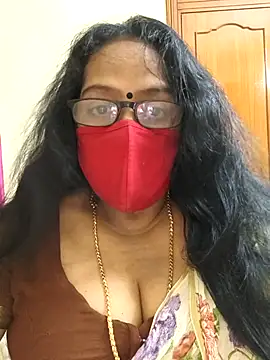 Snapshot of heera-rani chatting on October 13, 2025, 6:13 am heera-rani online show from October 13, 2025, 6:13 am