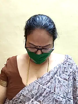 Snapshot of heera-rani chatting on October 19, 2025, 6:03 am heera-rani online show from October 19, 2025, 6:03 am