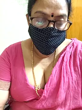 Snapshot of heera-rani chatting on October 28, 2025, 5:55 am heera-rani online show from October 28, 2025, 5:55 am