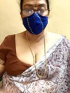 Snapshot of heera-rani chatting on November 5, 2025, 6:57 am heera-rani online show from November 5, 2025, 6:57 am