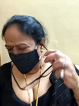 Snapshot of heera-rani chatting on November 21, 2025, 10:03 am heera-rani online show from November 21, 2025, 10:03 am