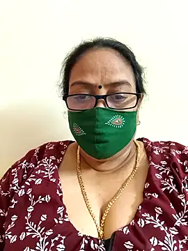 Snapshot of heera-rani chatting on March 4, 2026, 7:58 am heera-rani online show from March 4, 2026, 7:58 am