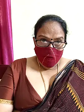 Snapshot of heera-rani chatting on March 24, 2026, 6:40 am heera-rani online show from March 24, 2026, 6:40 am