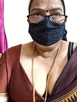 Snapshot of heera-rani chatting on March 28, 2026, 6:13 am heera-rani online show from March 28, 2026, 6:13 am