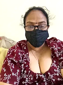 Snapshot of heera-rani chatting on May 16, 2026, 6:54 am heera-rani online show from May 16, 2026, 6:54 am