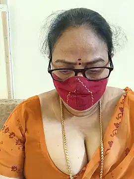 Snapshot of heera-rani chatting on June 21, 2026, 5:21 am heera-rani online show from June 21, 2026, 5:21 am