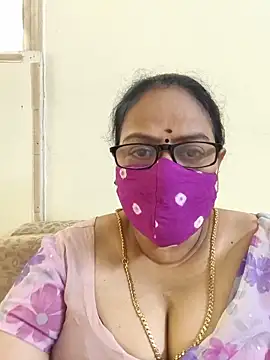 Snapshot of heera-rani chatting on June 22, 2026, 5:48 am heera-rani online show from June 22, 2026, 5:48 am