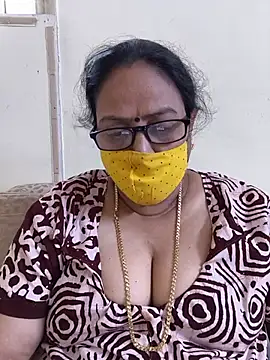 Snapshot of heera-rani chatting on July 1, 2026, 9:22 am heera-rani online show from July 1, 2026, 9:22 am