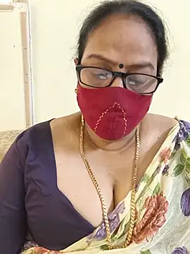 Snapshot of heera-rani chatting on July 12, 2026, 4:03 am heera-rani online show from July 12, 2026, 4:03 am
