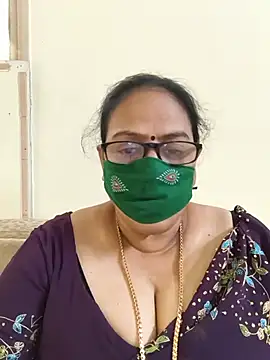 Snapshot of heera-rani chatting on July 19, 2026, 7:23 am heera-rani online show from July 19, 2026, 7:23 am