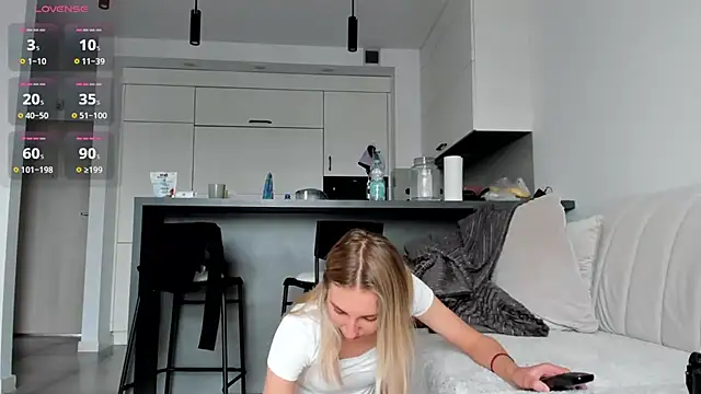 Sunny Rina  online show from July 9, 2026, 7:12 am
