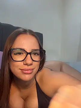 AlessiaaRuso1 online show from May 28, 2026, 11:57 pm