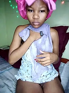 Seductive Yellow Titties online show from January 13, 2026, 5:13 am