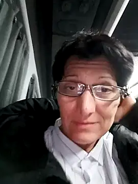 Vera Elle online show from October 12, 2025, 4:22 am