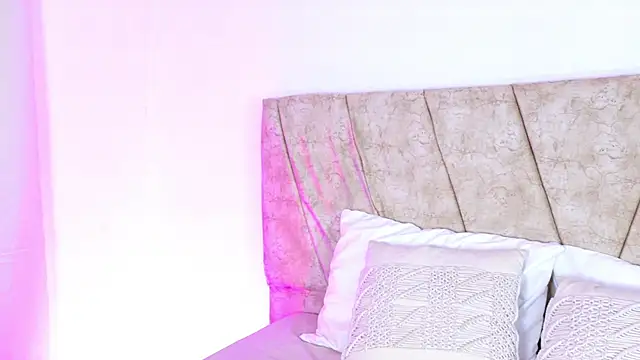 Snapshot of ScarlettLuxe chatting on October 3, 2025, 8:39 pm ScarlettLuxe online show from October 3, 2025, 8:39 pm