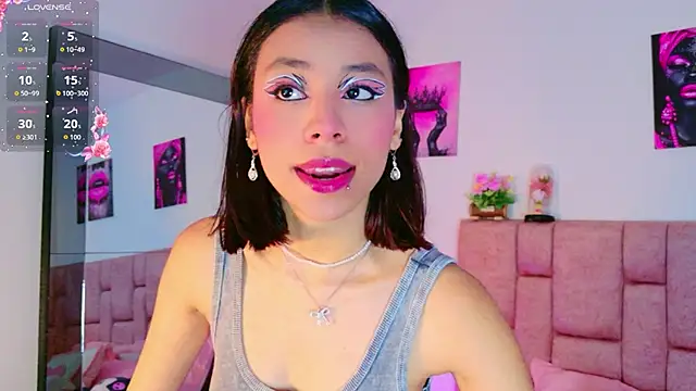 ScarlettLuxe online show from February 8, 2026, 8:23 pm