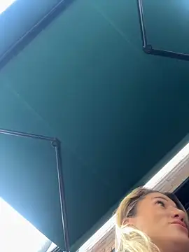 CamyBlossom online show from October 11, 2025, 4:27 pm