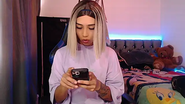 Snapshot of Sweet-Cris chatting on October 29, 2025, 2:08 pm Sweet-Cris online show from October 29, 2025, 2:08 pm