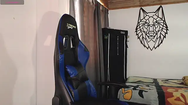 Snapshot of Sweet-Cris chatting on November 20, 2025, 5:12 pm Sweet-Cris online show from November 20, 2025, 5:12 pm