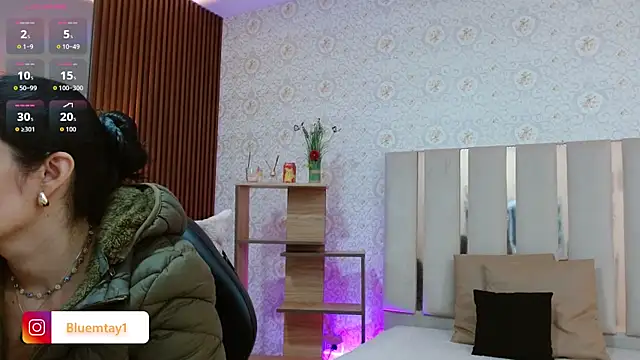 BLUE TAY1 online show from November 6, 2025, 12:06 pm