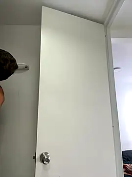 aronn tay online show from October 29, 2025, 4:42 pm