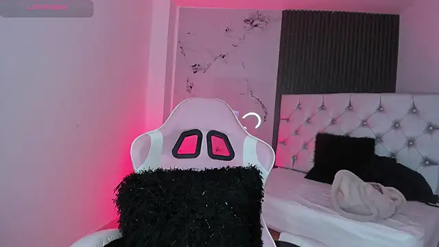 Snapshot of chloesagee chatting on October 3, 2025, 10:07 pm chloesagee online show from October 3, 2025, 10:07 pm