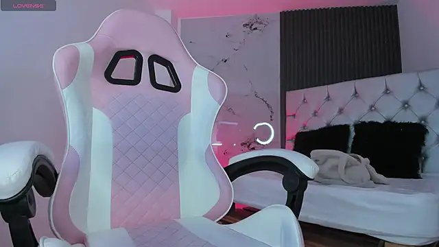 Snapshot of chloesagee chatting on October 22, 2025, 11:26 pm chloesagee online show from October 22, 2025, 11:26 pm