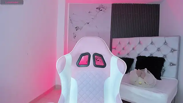 Snapshot of chloesagee chatting on November 5, 2025, 12:10 am chloesagee online show from November 5, 2025, 12:10 am