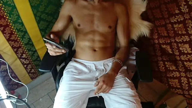 JUSTFORRICH online show from April 16, 2026, 3:24 pm