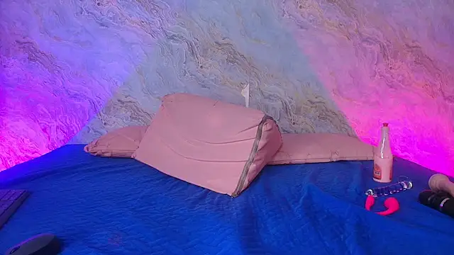 Snapshot of carol_juicyy chatting on October 22, 2025, 7:13 pm carol juicyy online show from October 22, 2025, 7:13 pm