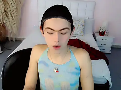 nathalialoes1 online show from October 16, 2025, 7:15 pm