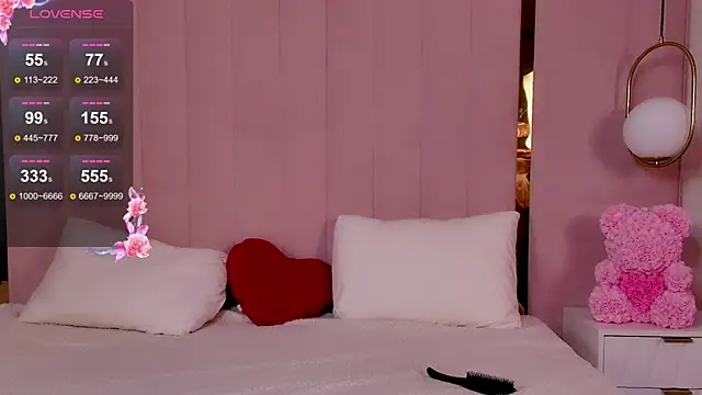 Snapshot of Miranda_Kerry chatting on November 25, 2025, 6:35 am Miranda Kerry online show from November 25, 2025, 6:35 am