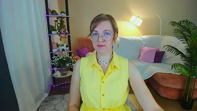 Snapshot of YourUniverser chatting on September 18, 2025, 4:14 am YourUniverser online show from September 18, 2025, 4:14 am