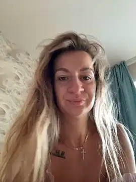 EvvaMur online show from February 25, 2026, 1:59 am