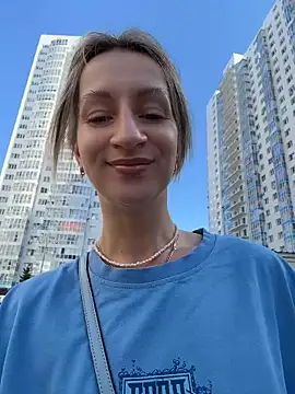 EvvaMur online show from June 3, 2026, 2:47 am