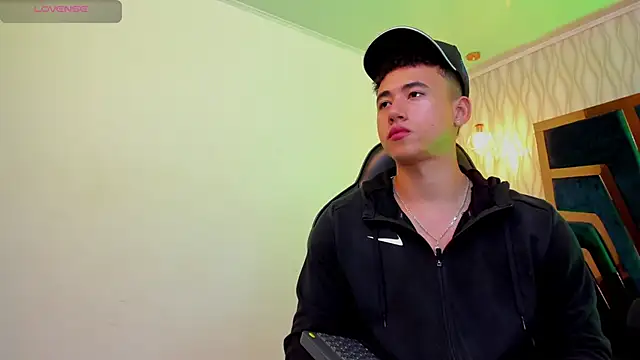 Draven Marceaux online show from September 21, 2025, 1:57 pm