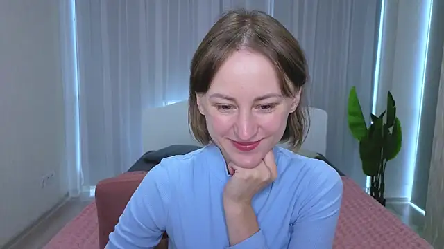 LuluChiiii online show from October 3, 2025, 9:39 am