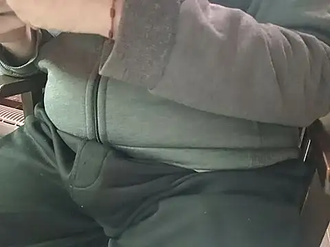 BabyBearMilk online show from July 7, 2026, 10:47 pm
