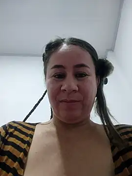 Nala1986 online show from September 28, 2025, 2:28 am