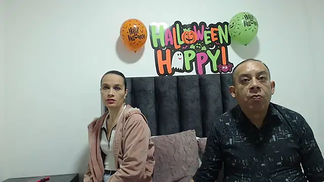 Snapshot of GabrielandAbigail chatting on October 6, 2025, 1:19 pm GabrielandAbigail online show from October 6, 2025, 1:19 pm