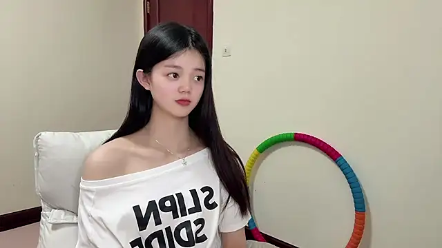 Nicole-13 online show from April 18, 2026, 12:20 pm