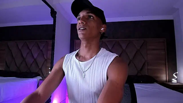 JulienSaint online show from March 29, 2026, 10:48 am