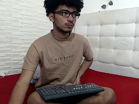 Snapshot of felipecams123 chatting on September 24, 2025, 1:20 am felipecams123 online show from September 24, 2025, 1:20 am