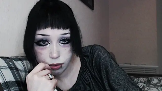 Snapshot of _LUCY_LAVE chatting on October 27, 2025, 10:58 pm LUCY LAVE online show from October 27, 2025, 10:58 pm