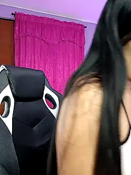 Snapshot of LunaaRosse chatting on October 30, 2025, 12:23 am LunaaRosse online show from October 30, 2025, 12:23 am