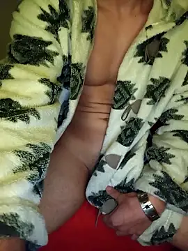 Snapshot of samio37 chatting on March 3, 2026, 9:21 pm samio37 online show from March 3, 2026, 9:21 pm