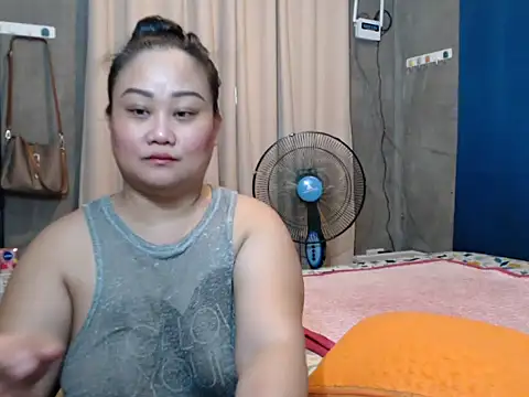 Snapshot of jengrey chatting on October 22, 2025, 2:12 am jengrey online show from October 22, 2025, 2:12 am