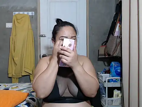 Snapshot of jengrey chatting on November 6, 2025, 12:06 pm jengrey online show from November 6, 2025, 12:06 pm