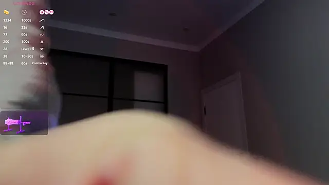 Snapshot of lunajii chatting on October 15, 2025, 7:14 pm lunajii online show from October 15, 2025, 7:14 pm